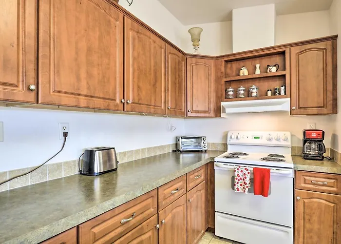 Holiday home Quiet Retreat ~ 3 Mi To Historic Dtwn! *